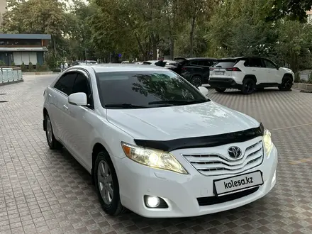 Toyota Camry 2010 года за 7 700 000 тг. в Шымкент – фото 2