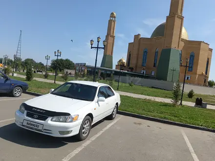 Toyota Camry 1998 года за 3 300 000 тг. в Семей – фото 14