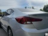 Hyundai Elantra 2019 года за 9 500 000 тг. в Костанай – фото 3