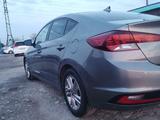 Hyundai Elantra 2018 года за 8 000 000 тг. в Шымкент – фото 3