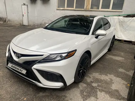 Toyota Camry 2022 года за 15 500 000 тг. в Алматы