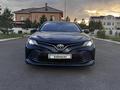 Toyota Camry 2018 года за 11 700 000 тг. в Астана – фото 2