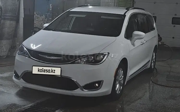 Chrysler Pacifica 2019 годаfor17 000 000 тг. в Астана