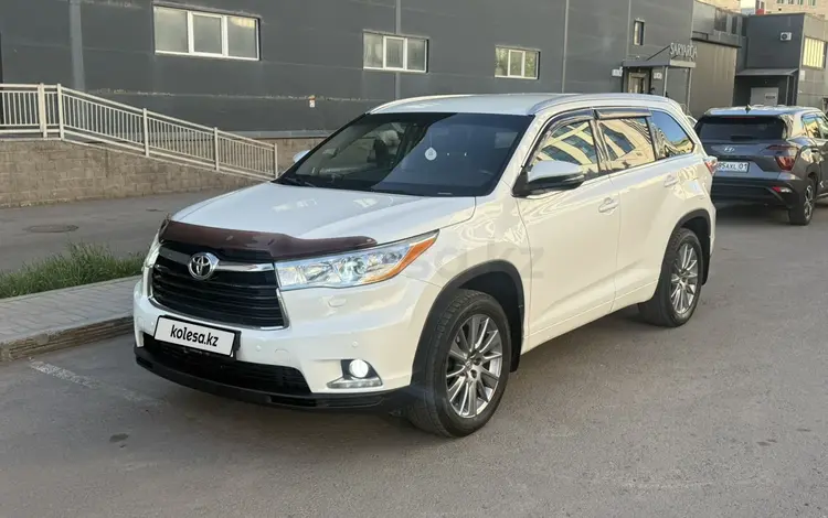 Toyota Highlander 2015 годаүшін15 500 000 тг. в Астана