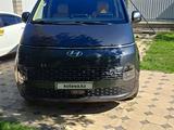 Hyundai Staria 2021 годаүшін16 500 000 тг. в Алматы – фото 3