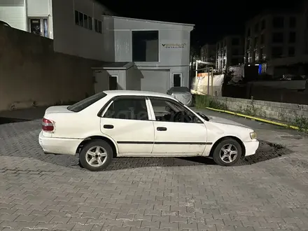 Toyota Corolla 1998 года за 900 000 тг. в Алматы – фото 2