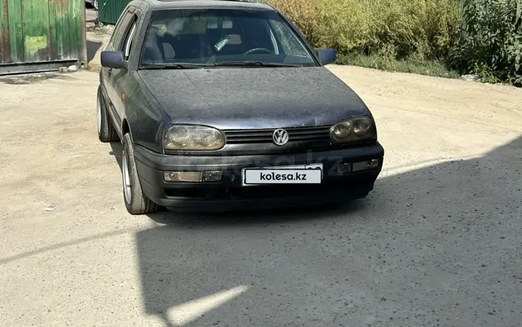 Volkswagen Golf 1994 года за 900 000 тг. в Алматы