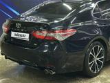 Toyota Camry 2019 годаfor13 000 000 тг. в Актобе – фото 5