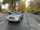 Mercedes-Benz E 320 1997 года за 3 800 000 тг. в Алматы