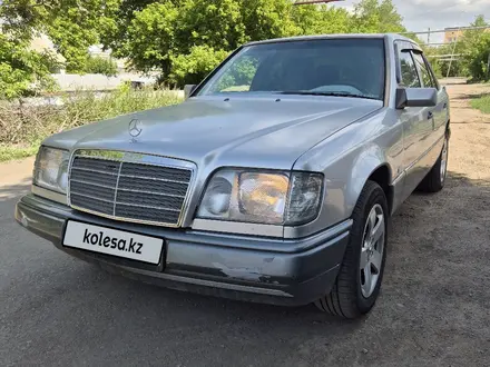 Mercedes-Benz E 280 1995 года за 3 600 000 тг. в Караганда
