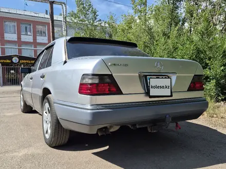 Mercedes-Benz E 280 1995 года за 3 600 000 тг. в Караганда – фото 5