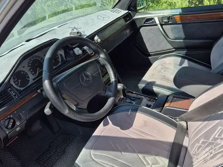 Mercedes-Benz E 280 1995 года за 3 600 000 тг. в Караганда – фото 6