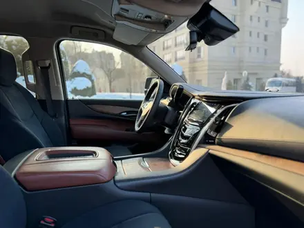 Cadillac Escalade 2018 года за 31 500 000 тг. в Алматы – фото 4