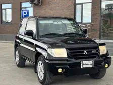 Mitsubishi Pajero iO, 2001