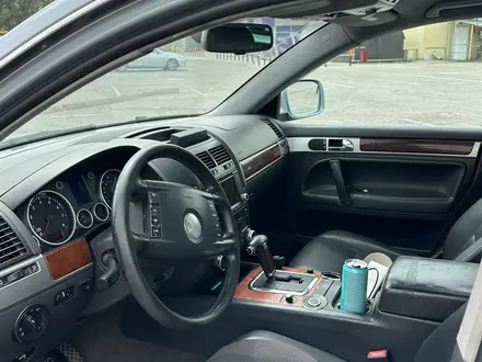 Volkswagen Touareg 2004 года за 5 000 000 тг. в Алматы – фото 14