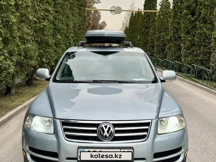 Volkswagen Touareg 2004 года за 5 000 000 тг. в Алматы – фото 2