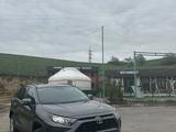 Toyota RAV4 2020 года за 8 700 000 тг. в Алматы