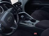 Toyota Camry 2021 года за 13 700 000 тг. в Атырау – фото 4