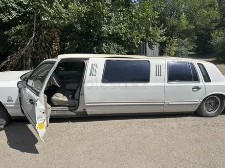 Lincoln Town Car 1992 года за 1 500 000 тг. в Астана – фото 2