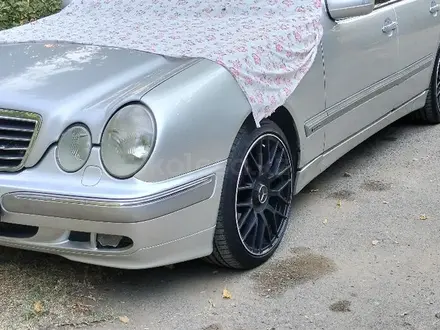 Mercedes-Benz E 240 2001 года за 4 200 000 тг. в Шымкент