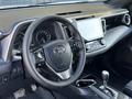 Toyota RAV4 2017 года за 11 490 000 тг. в Актобе – фото 14