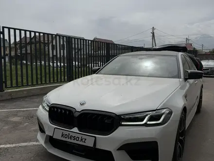 BMW M5 2022 года за 54 900 000 тг. в Алматы – фото 2