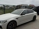 BMW M5 2022 года за 54 900 000 тг. в Алматы – фото 3