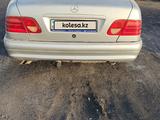 Mercedes-Benz E 240 1998 годаүшін2 500 000 тг. в Караганда – фото 4