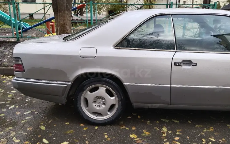 Mercedes-Benz E 220 1995 года за 3 400 000 тг. в Шымкент