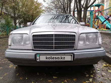 Mercedes-Benz E 220 1995 года за 3 400 000 тг. в Шымкент – фото 8