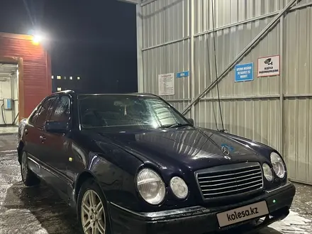 Mercedes-Benz E 280 1996 года за 2 700 000 тг. в Семей – фото 4