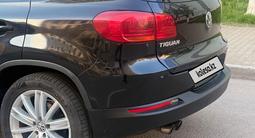 Volkswagen Tiguan 2015 года за 6 000 000 тг. в Астана – фото 2