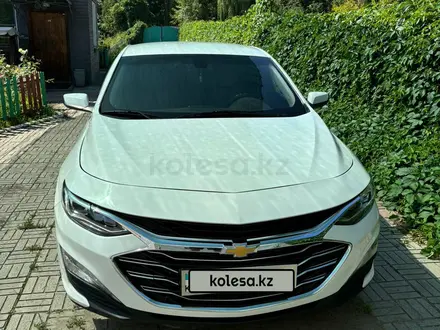 Chevrolet Malibu 2019 года за 9 100 000 тг. в Усть-Каменогорск – фото 4