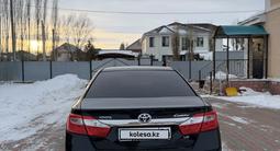Toyota Camry 2012 годаfor8 250 000 тг. в Актобе – фото 4