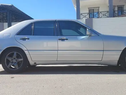 Mercedes-Benz S 320 1997 года за 3 800 000 тг. в Тараз – фото 4
