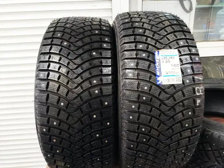 Michelin Latitude X-Ice North 2 + 265/45 R20 110T Разно размерный за 220 000 тг. в Актобе