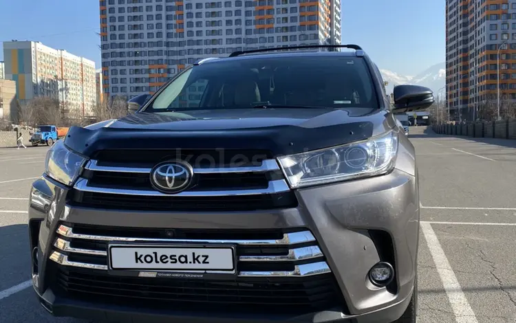 Toyota Highlander 2019 года за 17 300 000 тг. в Алматы