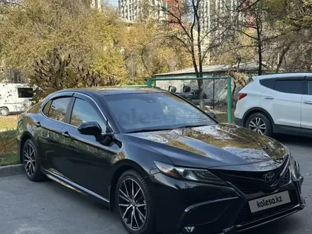 Toyota Camry 2021 года за 14 500 000 тг. в Алматы – фото 8