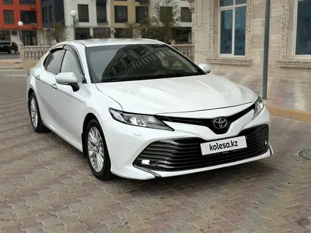 Toyota Camry 2019 года за 12 000 000 тг. в Актау – фото 2