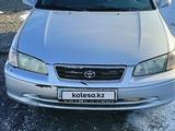 Toyota Camry 2000 годаfor2 700 000 тг. в Маканчи