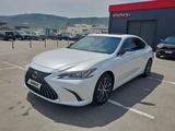 Lexus ES 300h Premium 2024 года за 20 100 000 тг. в Алматы
