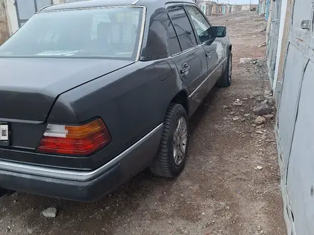 Mercedes-Benz E 200 1993 года за 1 500 000 тг. в Балхаш – фото 3