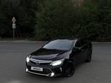Toyota Camry 2017 года за 9 450 000 тг. в Усть-Каменогорск – фото 2