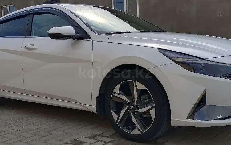 Hyundai Elantra 2021 года за 10 200 000 тг. в Атырау