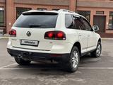 Volkswagen Touareg 2008 года за 6 490 000 тг. в Петропавловск – фото 4