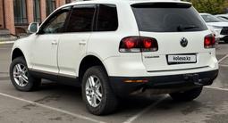 Volkswagen Touareg 2008 года за 6 490 000 тг. в Петропавловск – фото 3