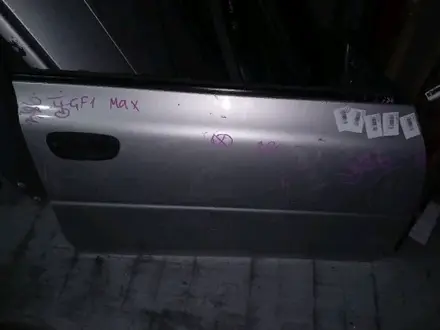 Дверь Subaru Impreza GF1 за 15 000 тг. в Караганда