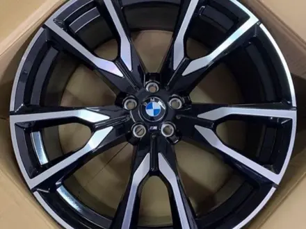 Комплект колес для BMW X7 G07 R22 Оригинал, лето зима за 450 000 тг. в Астана – фото 3