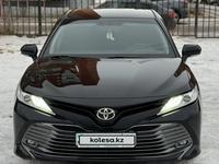 Toyota Camry 2018 года за 13 800 000 тг. в Костанай