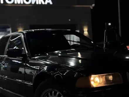 BMW 728 1999 года за 2 300 000 тг. в Алматы
